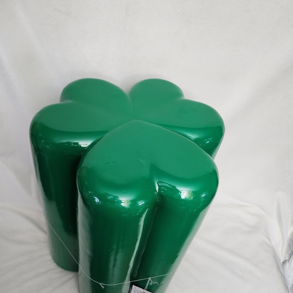 St Patricks Green Clover-Shaped Stool 18